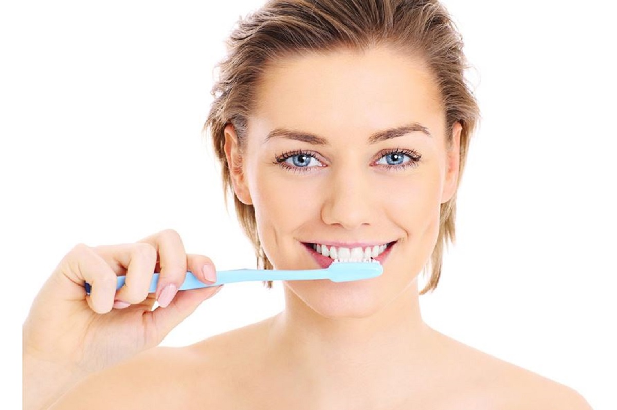 Phun môi bao lâu thì được đánh răng? Cách vệ sinh đúng cách?